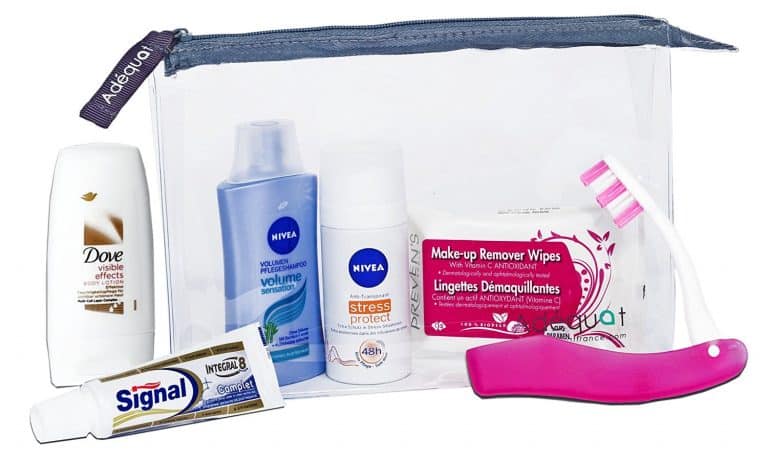Que mettre dans sa trousse de toilette de voyage ?