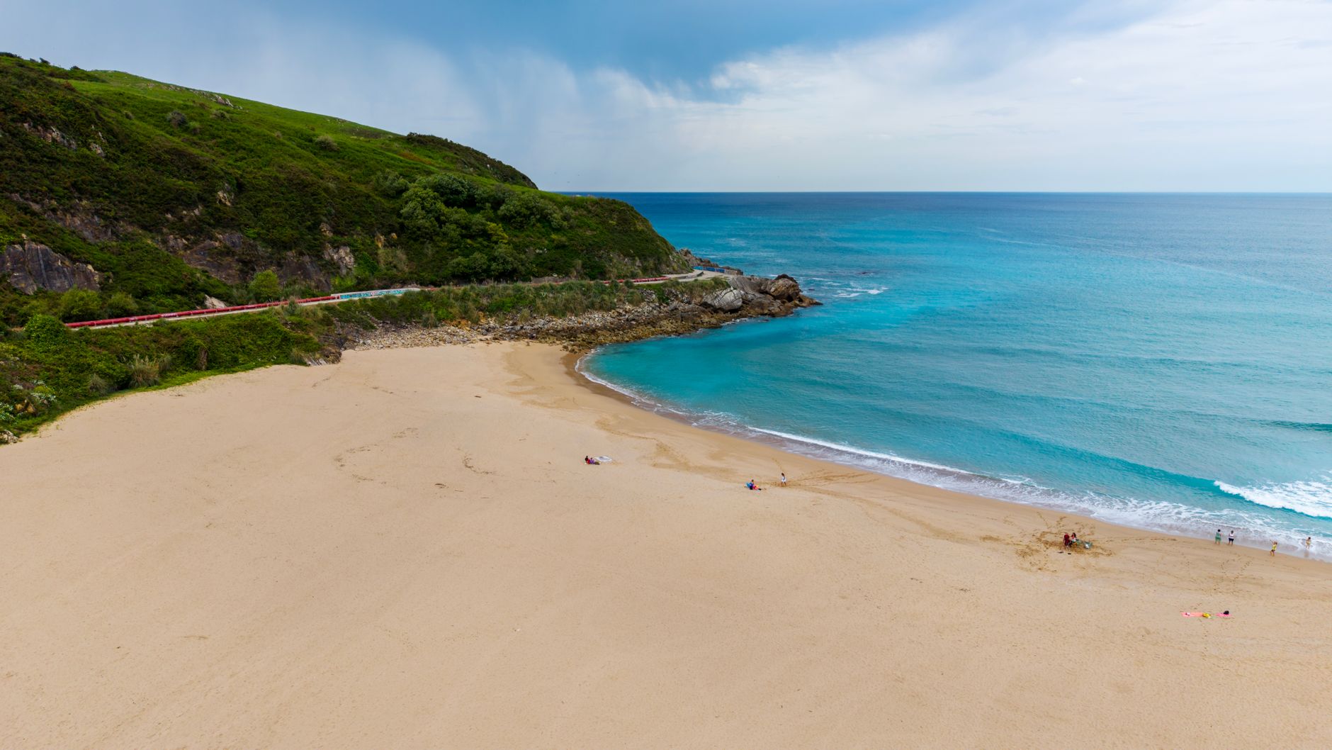 À Santa Maria, la plage est blonde là où le reste des Açores est noir